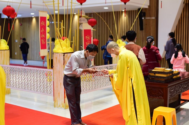 Chùm ảnh mồng một Tết Nhâm Dần